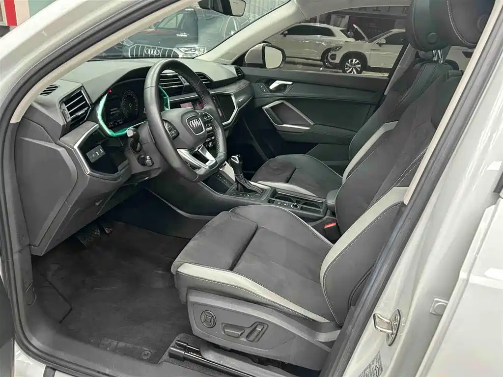 Audi Q3 2022 — фото 11