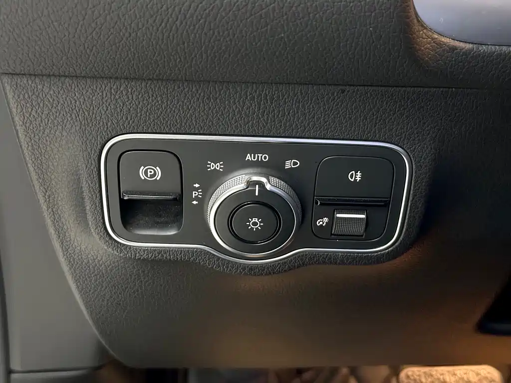 Mercedes-Benz GLB 2020 — фото 16