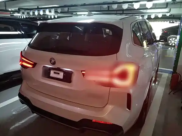 BMW iX3 2024