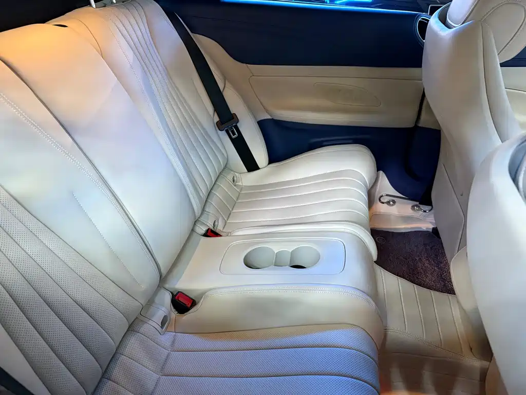 Mercedes-Benz E-Class 2022 — фото 12