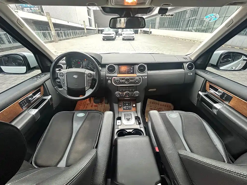 Land Rover Discovery 2016 — фото 6