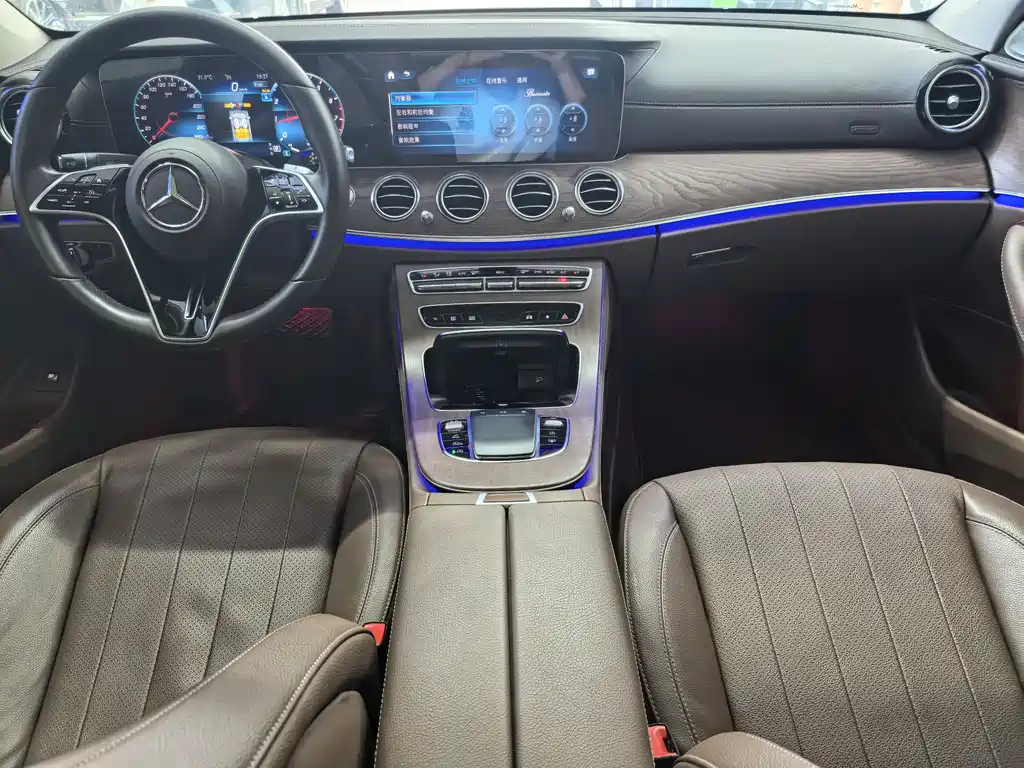 Mercedes-Benz E-Class 2023 — фото 5