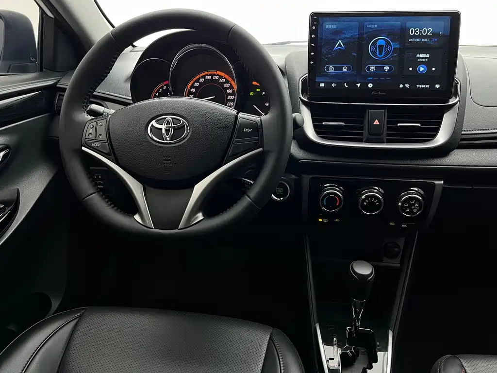Toyota Yaris L 2022 — фото 9