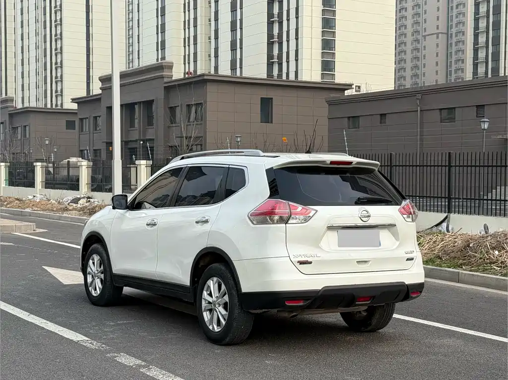 Nissan X-Trail 2015 — фото 7