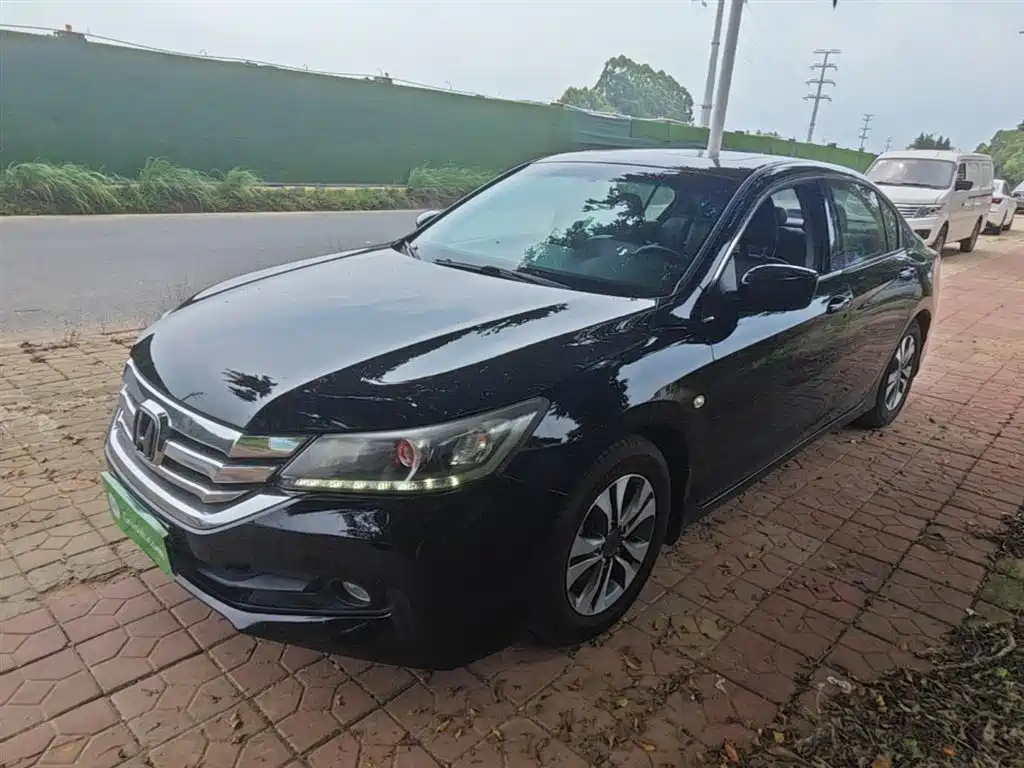 Honda Accord 2015 — фото 1