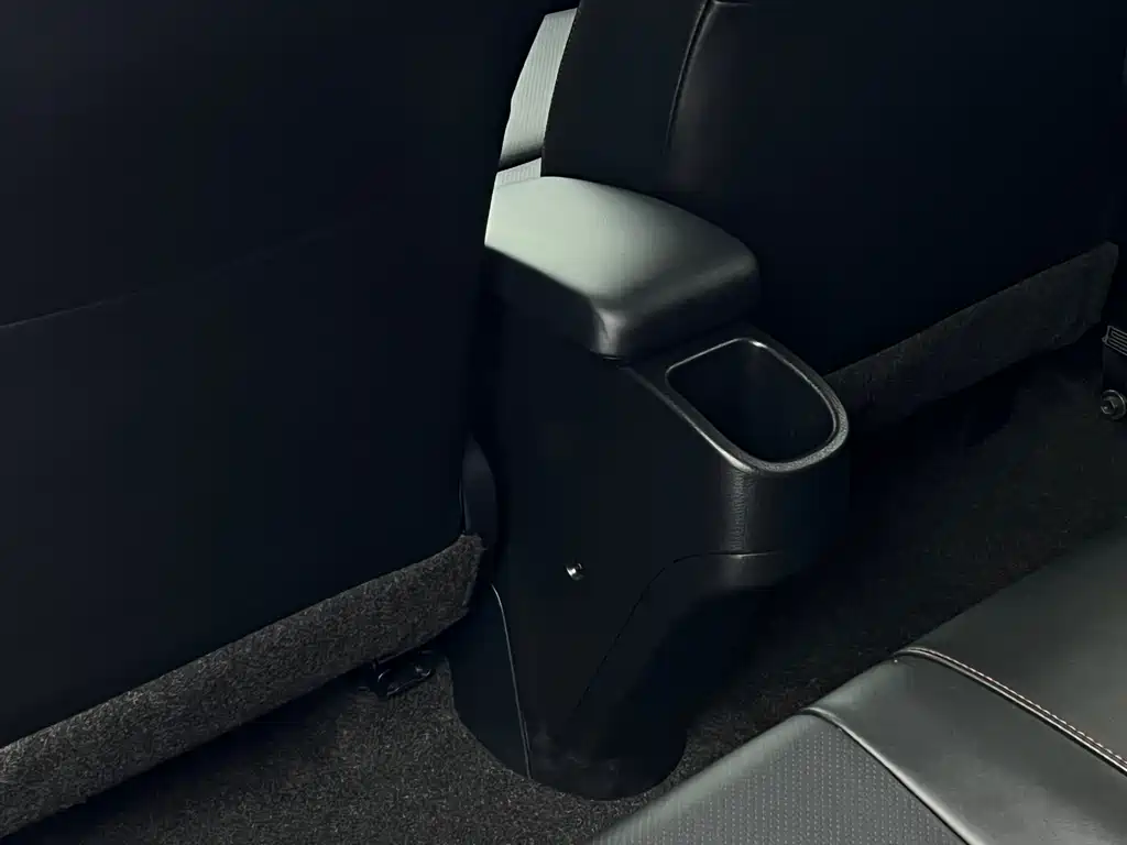 Toyota Yaris L 2022 — фото 15