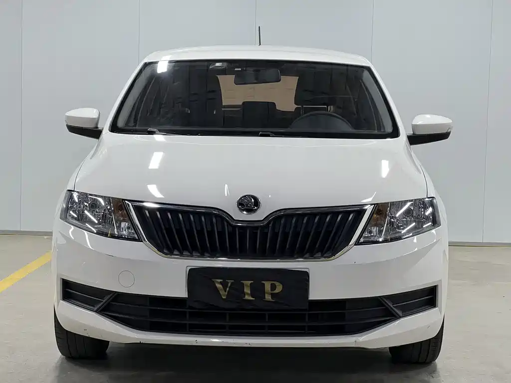Skoda Rapid Spaceback 2020 — фото 2