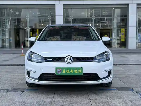 Volkswagen Golf Pure Electric 2021