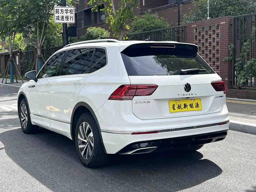 Volkswagen Tiguan L Plug-In Hybrid 2021 — фото 8