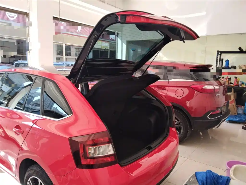 Skoda Rapid Spaceback 2016 — фото 19