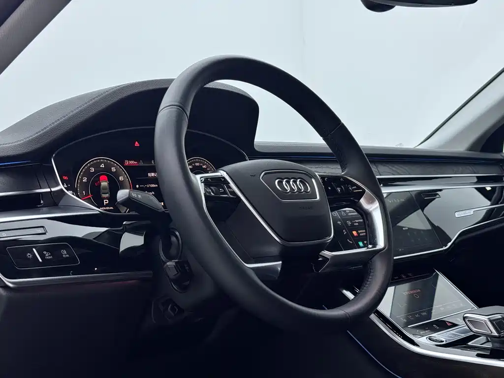 Audi A8 2021 — фото 10