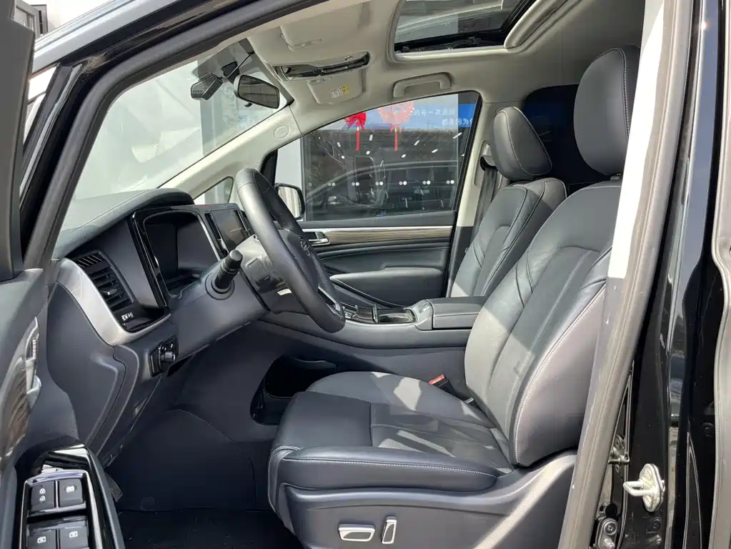 GAC Motor Trumpchi M8 2023 — фото 8