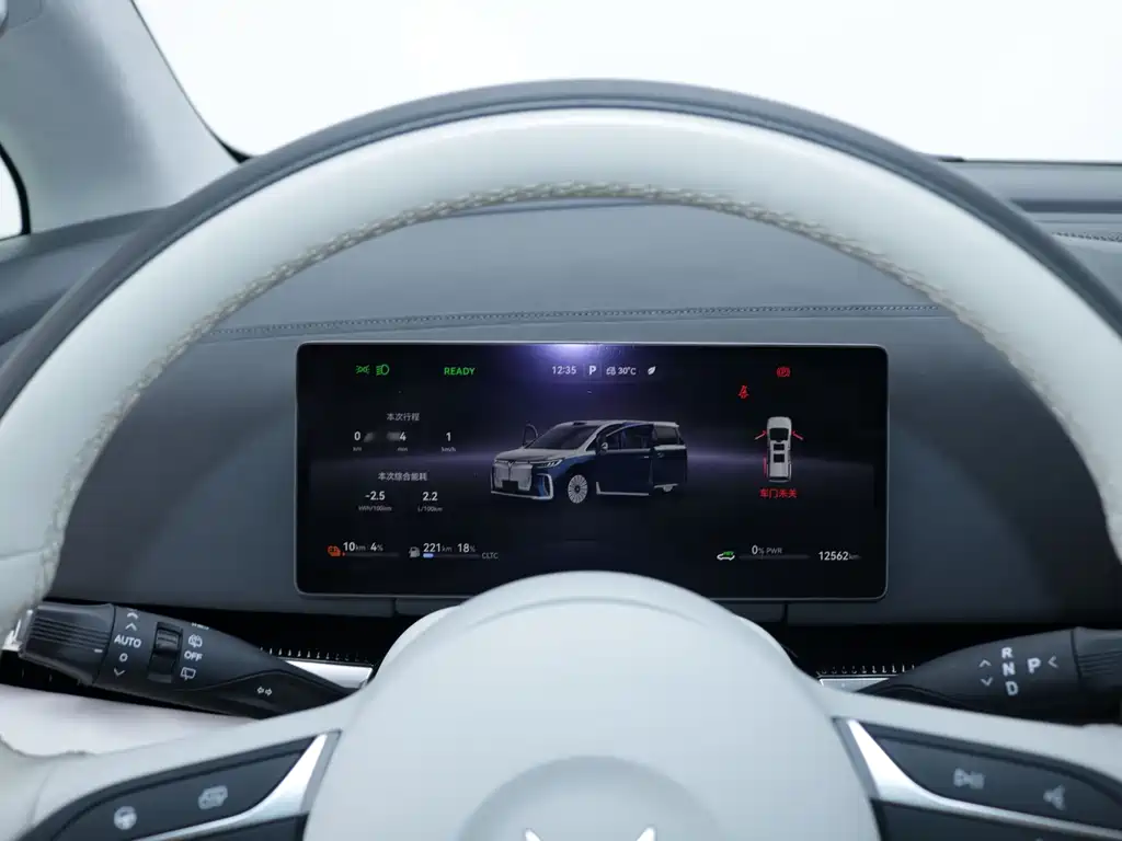 VOYAH Dreamer 2025 — фото 8
