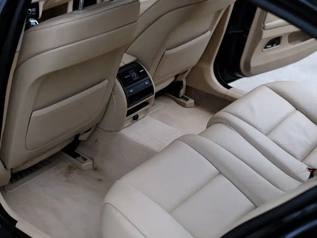 BMW 5 Series 2013 — фото 28