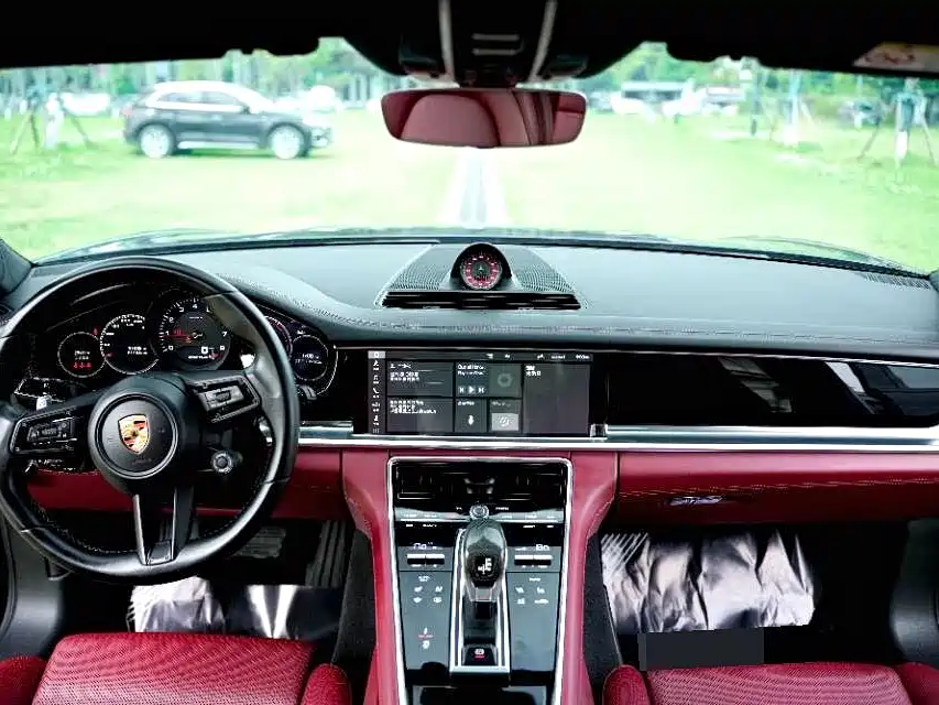 Porsche Panamera 2021