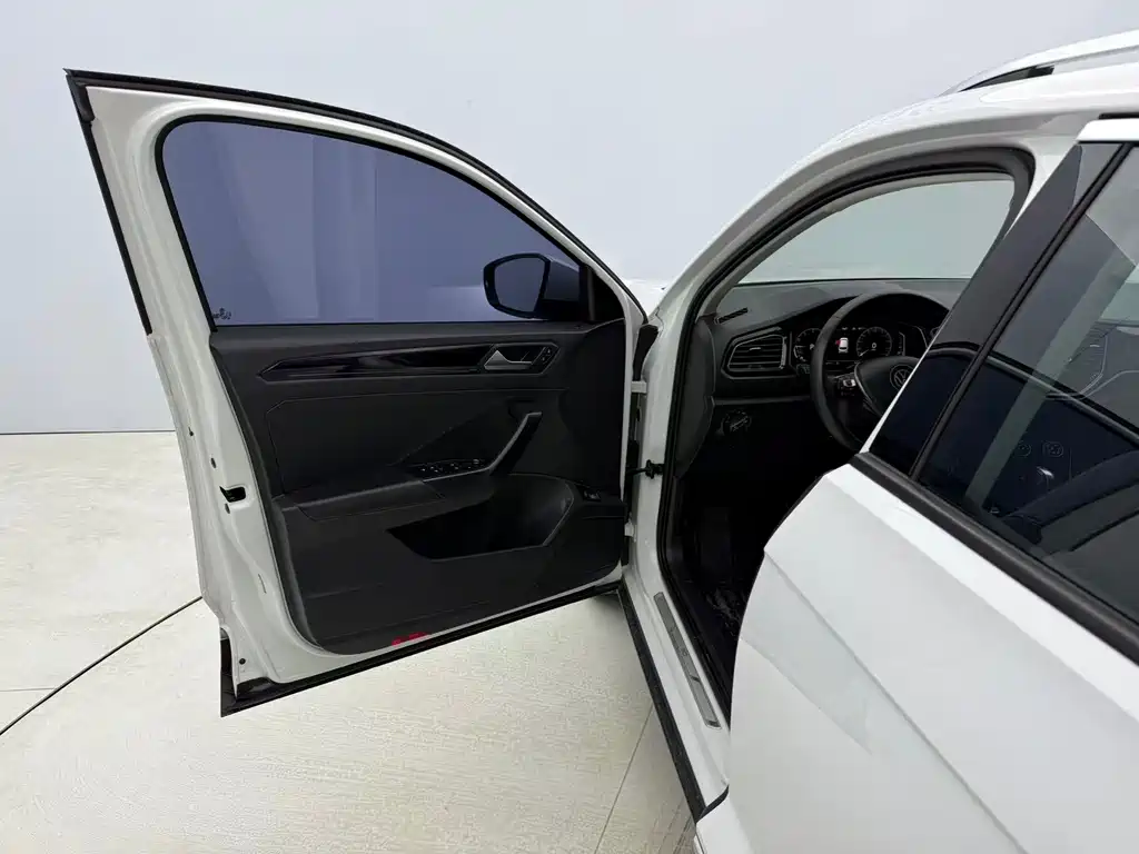 Volkswagen T-Roc 2021 — фото 14