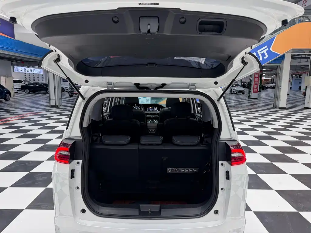 GAC Motor Trumpchi M6 2021 — фото 17