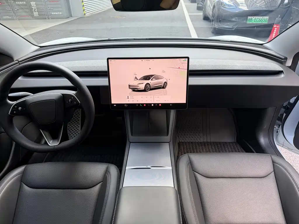 Tesla Model 3 2025 — фото 13