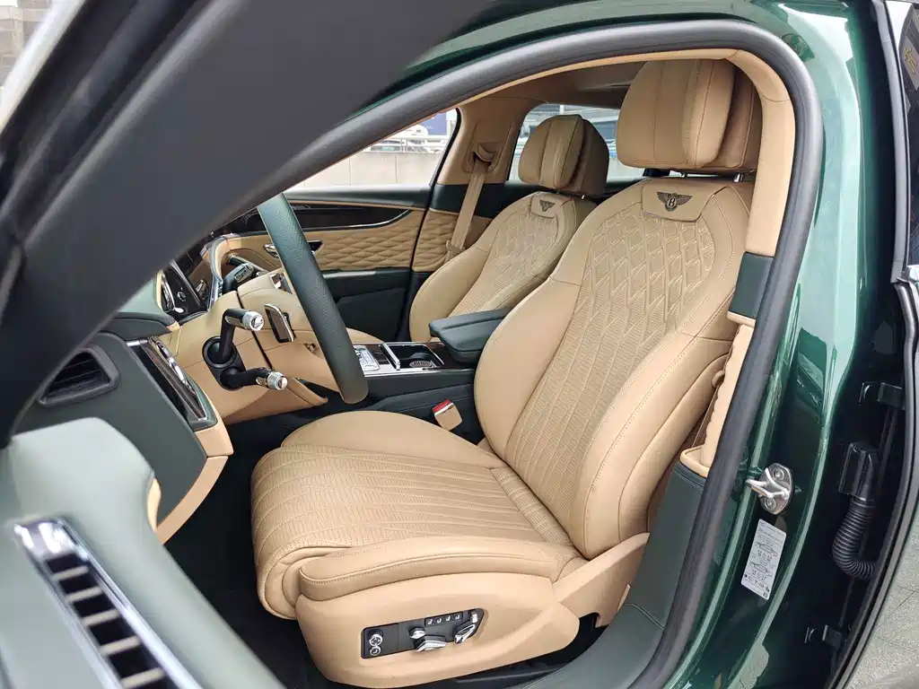 Bentley Flying Spur PHEV 2022 — фото 5