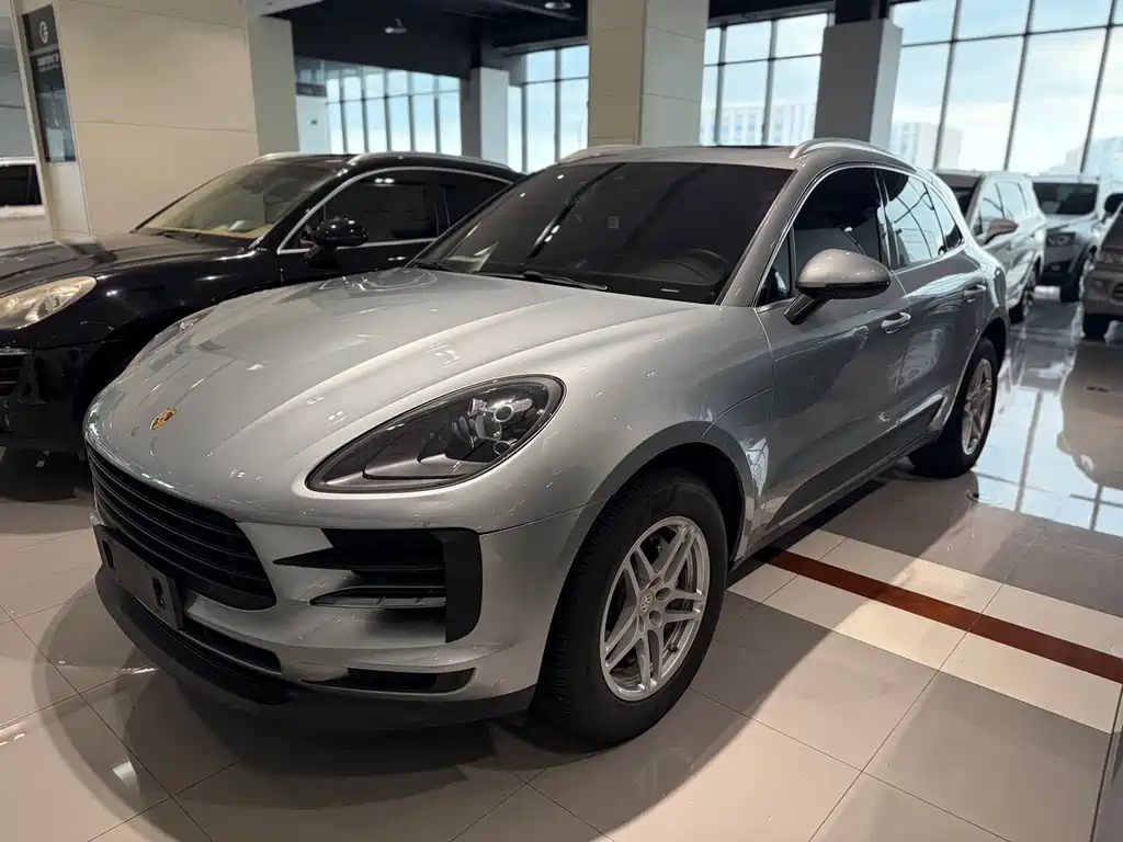 Porsche Macan 2020 — фото 1