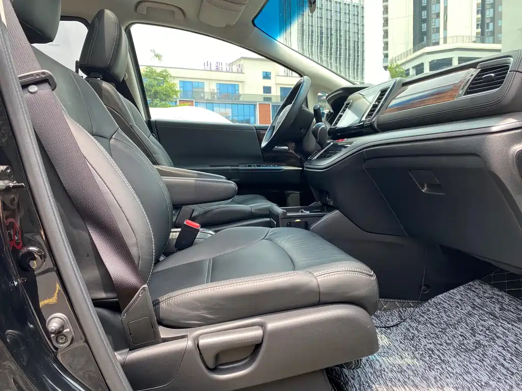 Honda Elysion 2018 — фото 11