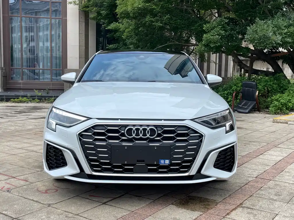 Audi A3 2023 — фото 2