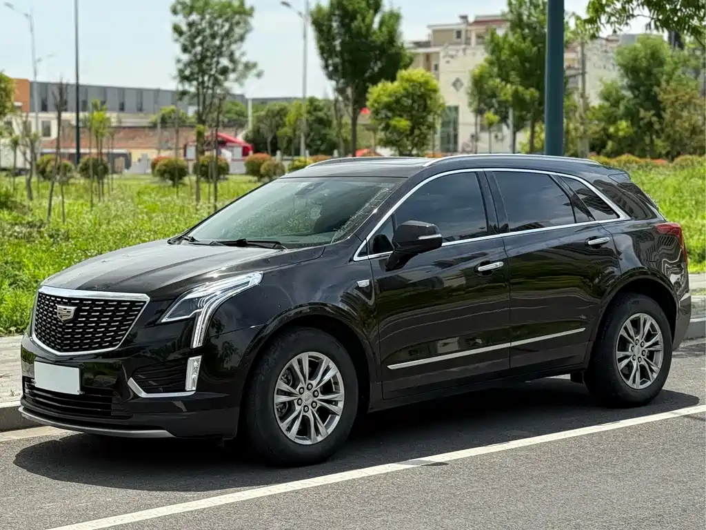 Cadillac XT5 2021 — фото 1