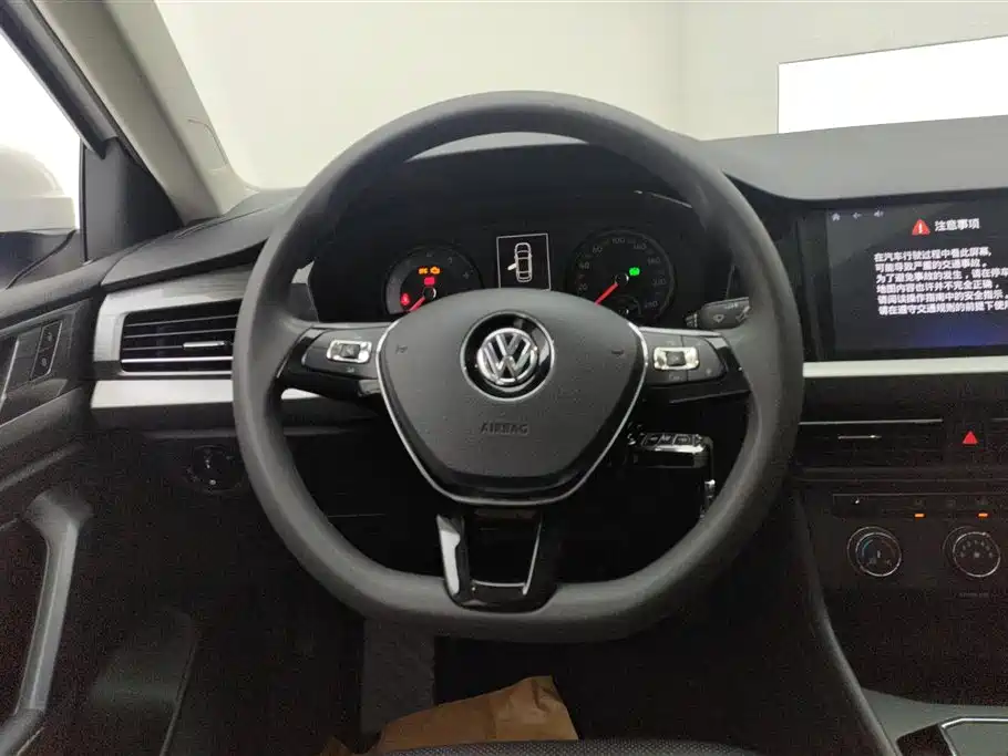 Volkswagen Lavida 2018 — фото 15