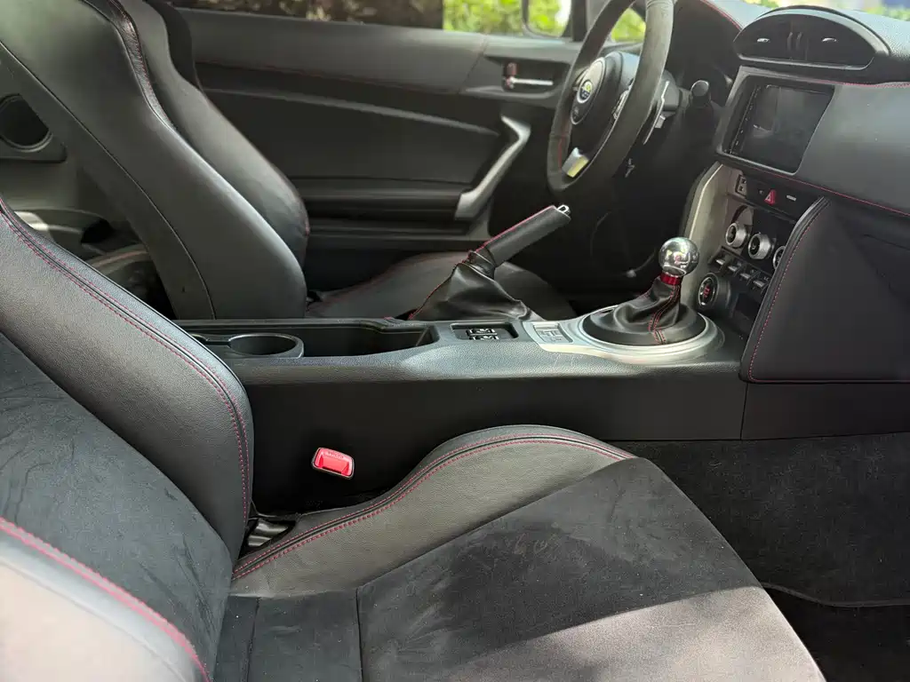 Subaru BRZ 2017 — фото 4