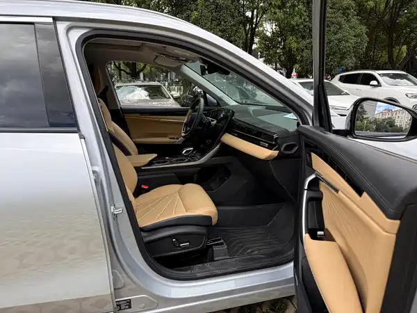 Geely Boyue L 2024