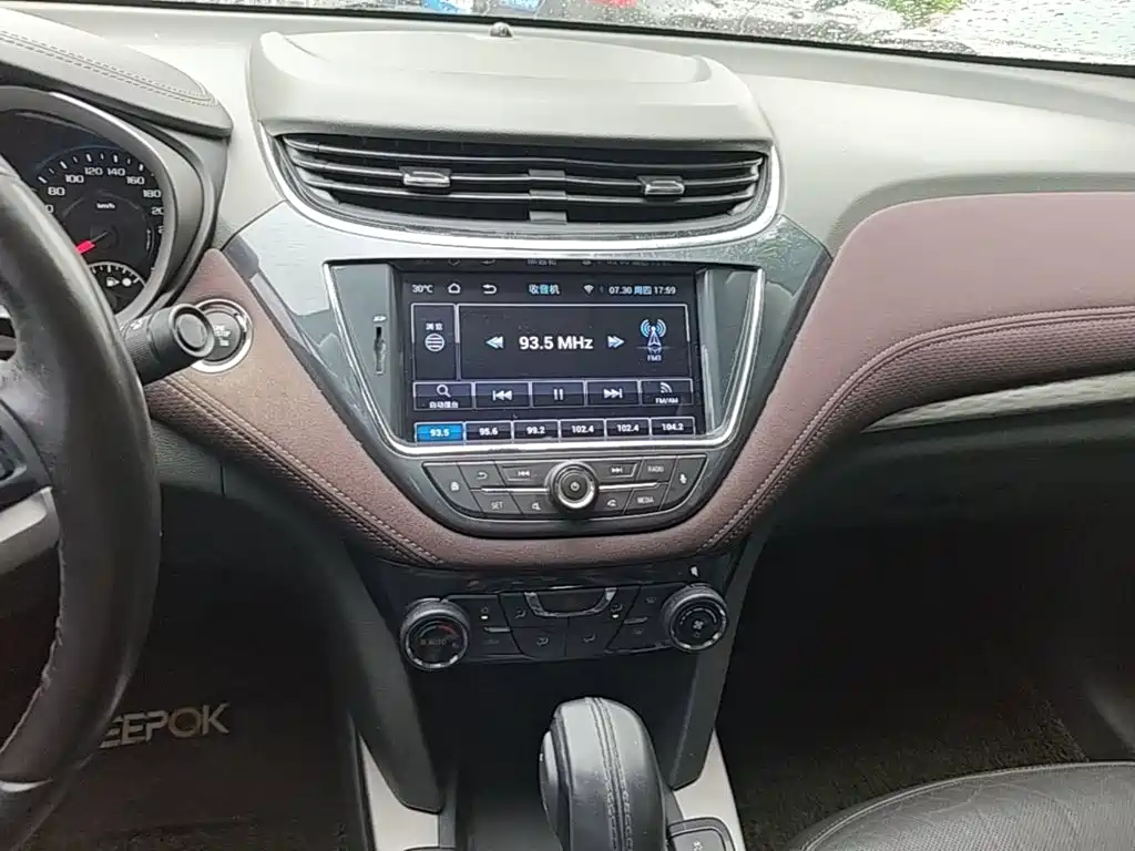 Chevrolet Malibu 2017 — фото 13