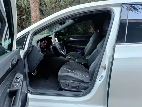Volkswagen Golf 2024