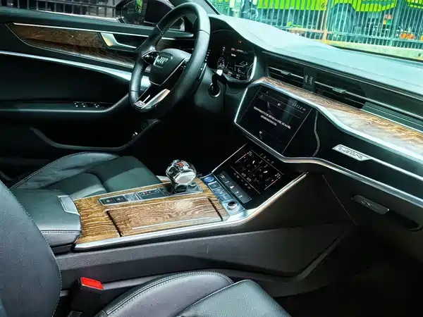 Audi A6L 2021