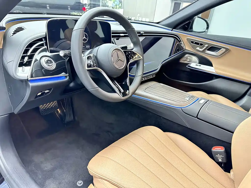 Mercedes-Benz E-Class 2025 — фото 13