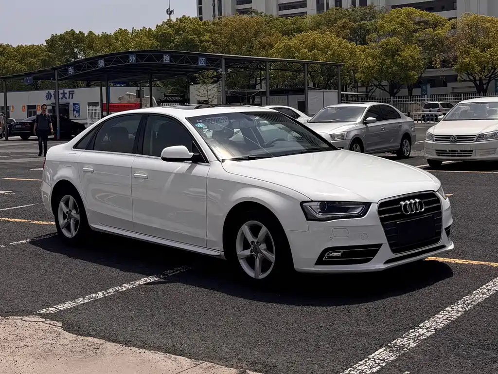 Audi A4L 2013 — фото 3