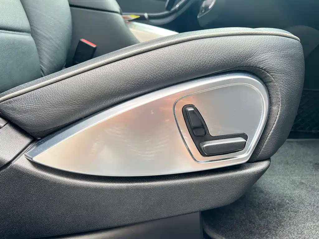 Mercedes-Benz R-Class 2017 — фото 37