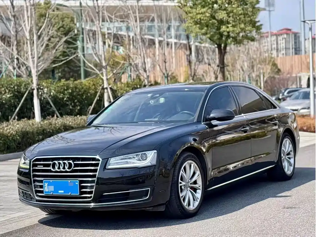 Audi A8 2015 — фото 1