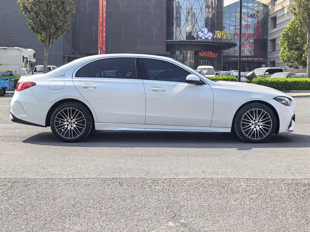 Mercedes-Benz C-Class 2023 — фото 23