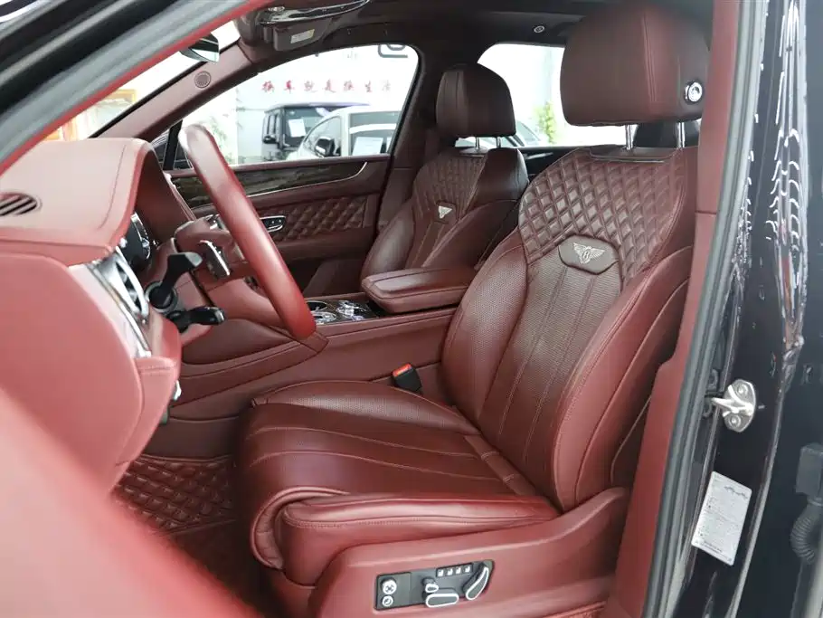 Bentley Bentayga 2022