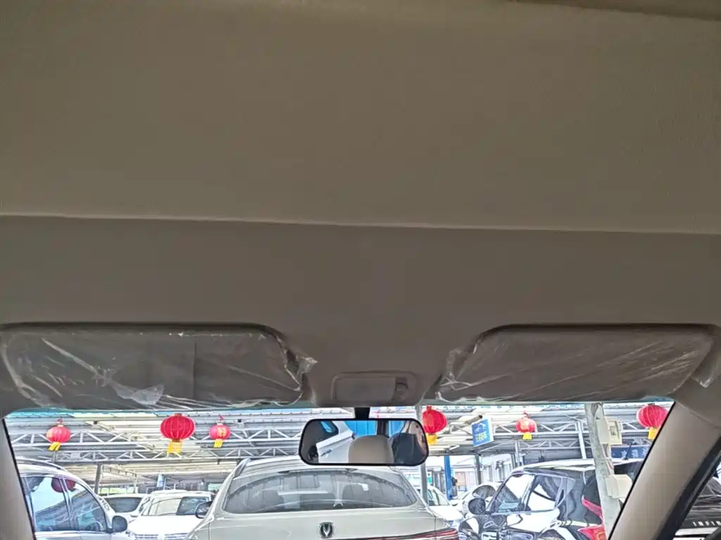 Wuling Hongguang 2016 — фото 18