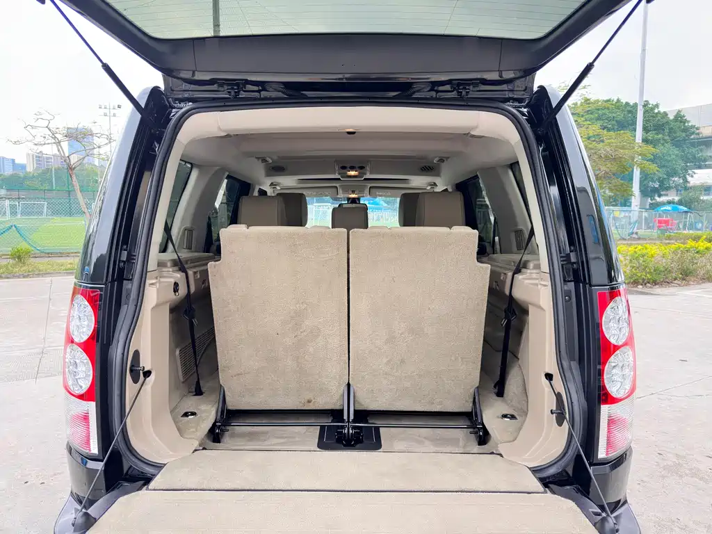 Land Rover Discovery 2012 — фото 25