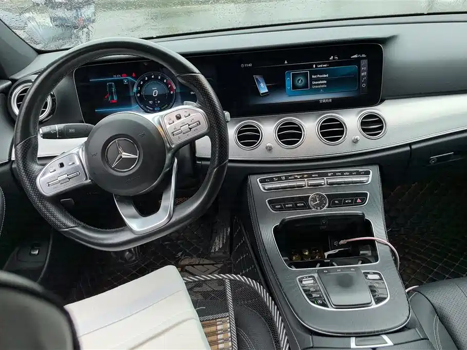 Mercedes-Benz E-Class 2020 — фото 12