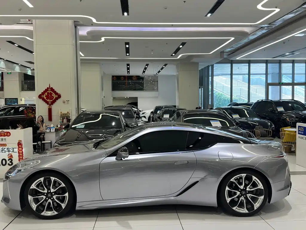 Lexus LC 2018 — фото 2
