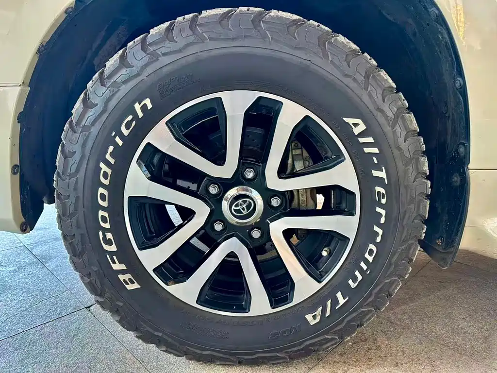 Toyota Land Cruiser 2020 — фото 17