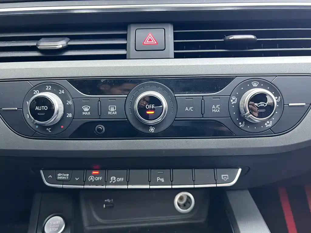 Audi A4L 2018 — фото 15