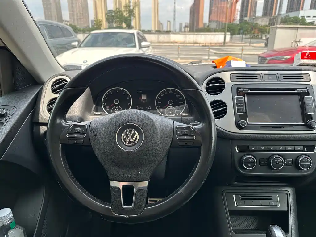 Volkswagen Tiguan 2016 — фото 8