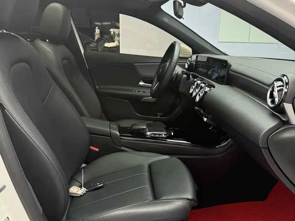 Mercedes-Benz A-Class 2022 — фото 17