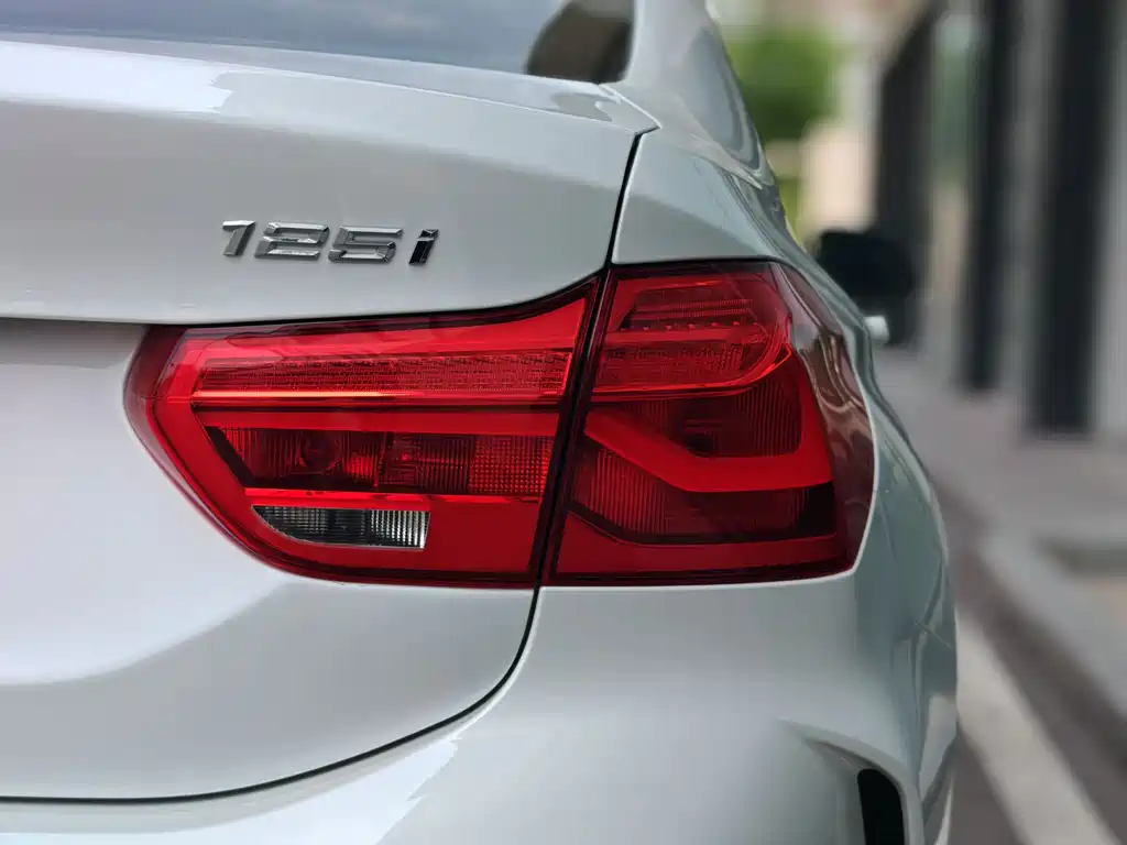 BMW 1 Series 2024 — фото 11