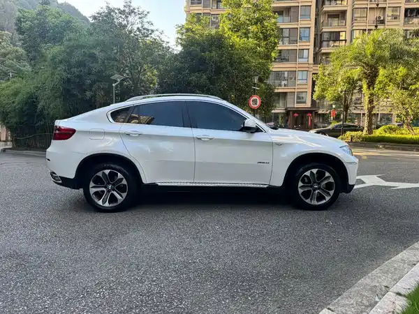 BMW X6 2011