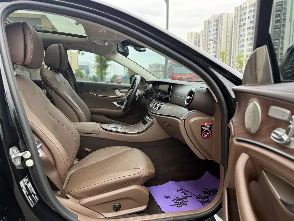 Mercedes-Benz E-Class 2022 — фото 15